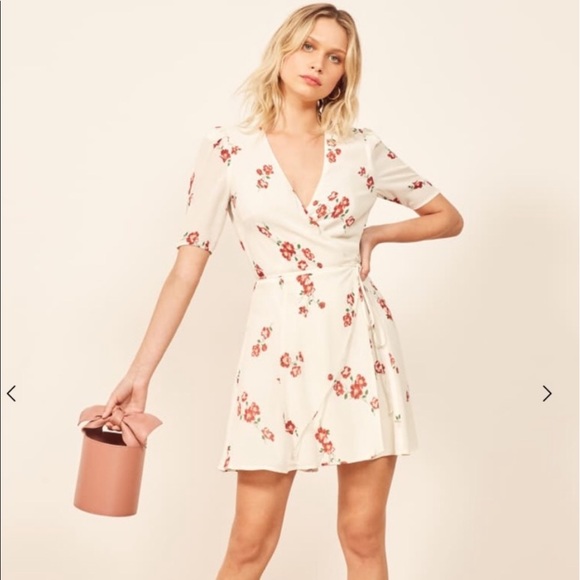 Reformation Dresses & Skirts - Reformation Lucky wrap dress floral magdalena